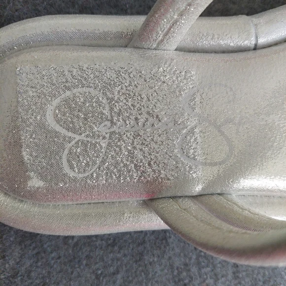 Jessica Simpson Metallic Silver Puffy Triple Strap Platform Slides - NWOB Size 2 - Picture 3 of 5